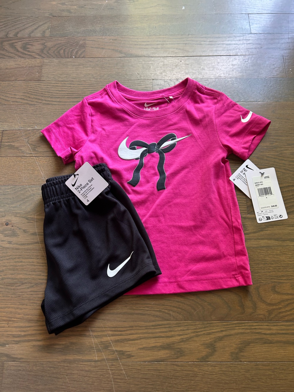 NWT Nike Girls Set size 4
